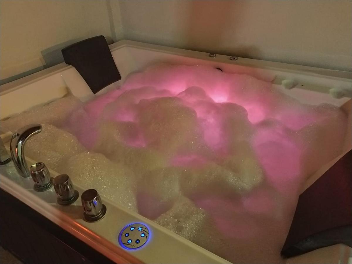 Villa Tokio Con Jacuzzi Y Piscina Privada Chiclana de la Frontera Bagian luar foto